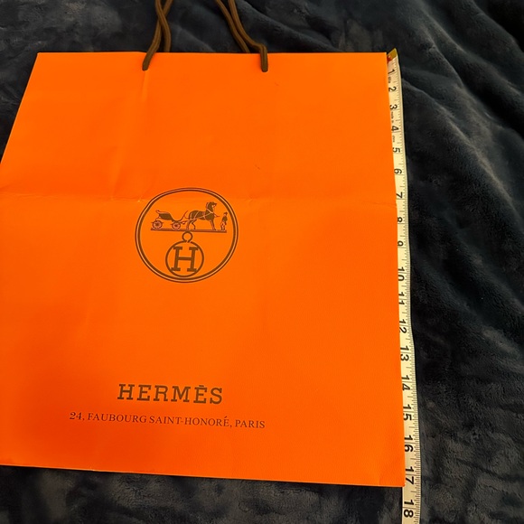Hermes large paper shopping bag￼ - Picture 2 of 4